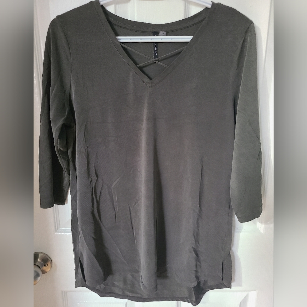 Amanda Green 3/4 sleeve Tee Olive Green size medium